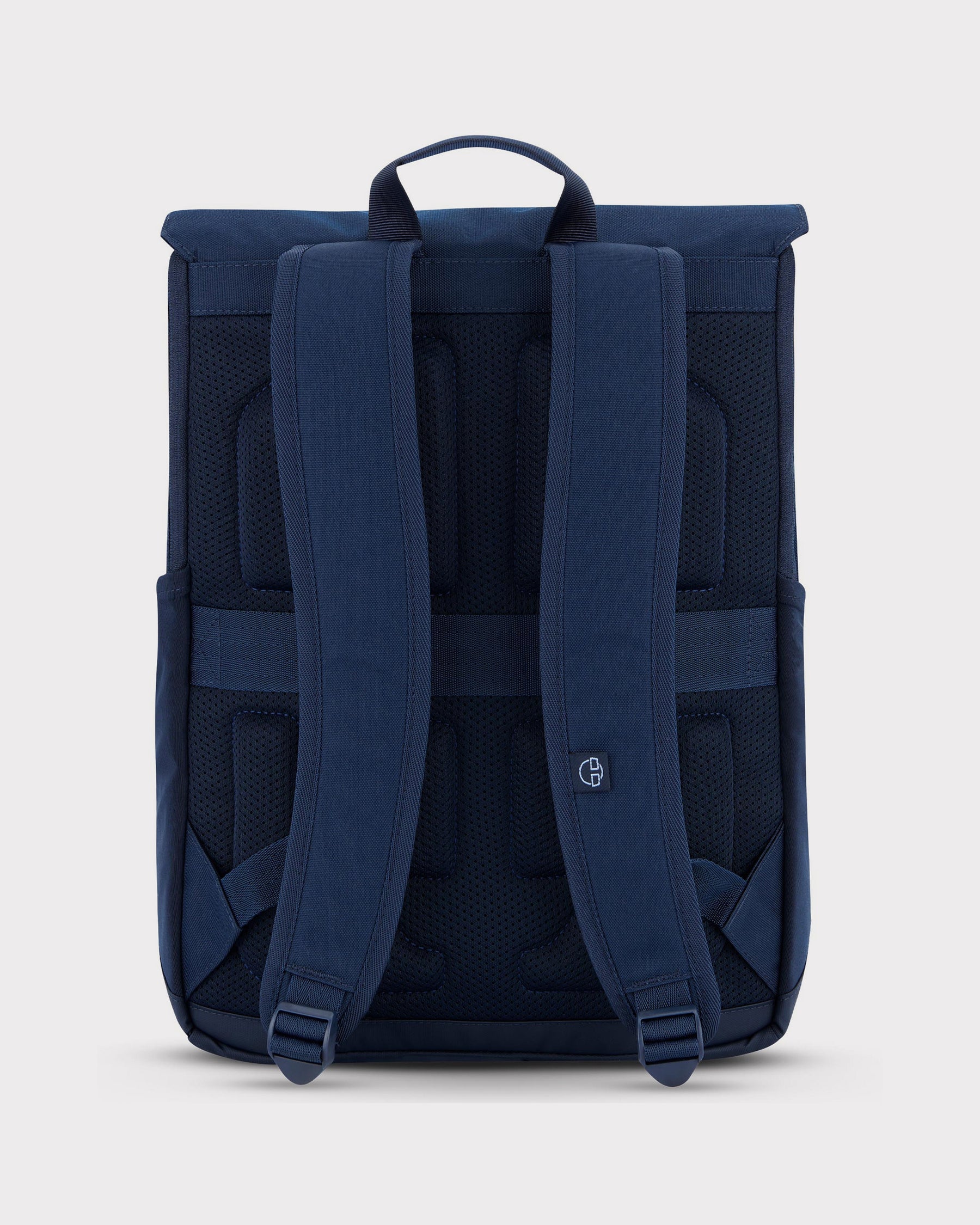 Rucksack Mika von Johnny Urban, Rückenansicht, atmungsaktive Polsterung, dunkelblau, verstellbare Schultergurte