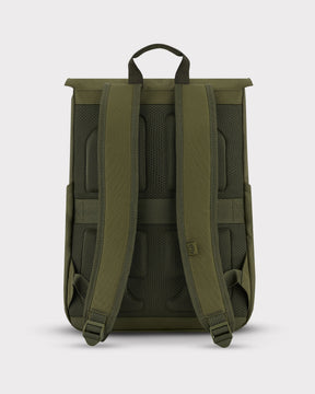 Rucksack 'Mika' von Johnny Urban, olivgrün, gepolsterte und belüftete Rückseite mit gepolsterten Schultergurten