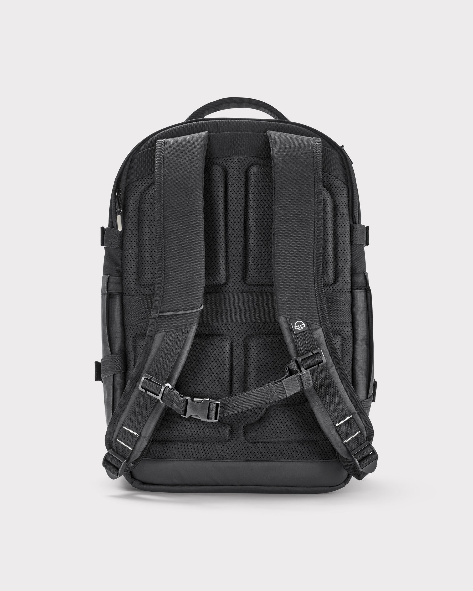 Rucksack 'Jack' von Johnny Urban, schwarze ergonomische gepolsterte Rückseite mit verstellbaren Schultergurten