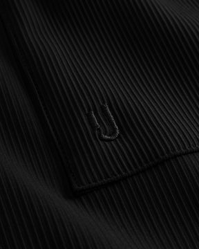 Schwarzes Rippshirt mit gesticktem 'U'-Logo aus dem Set 'Mason'