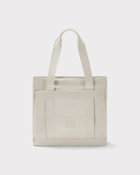 Sandfarbener Johnny Urban Shopper Bag mit zwei langen Tragegriffen und rechteckigem Logo vorne