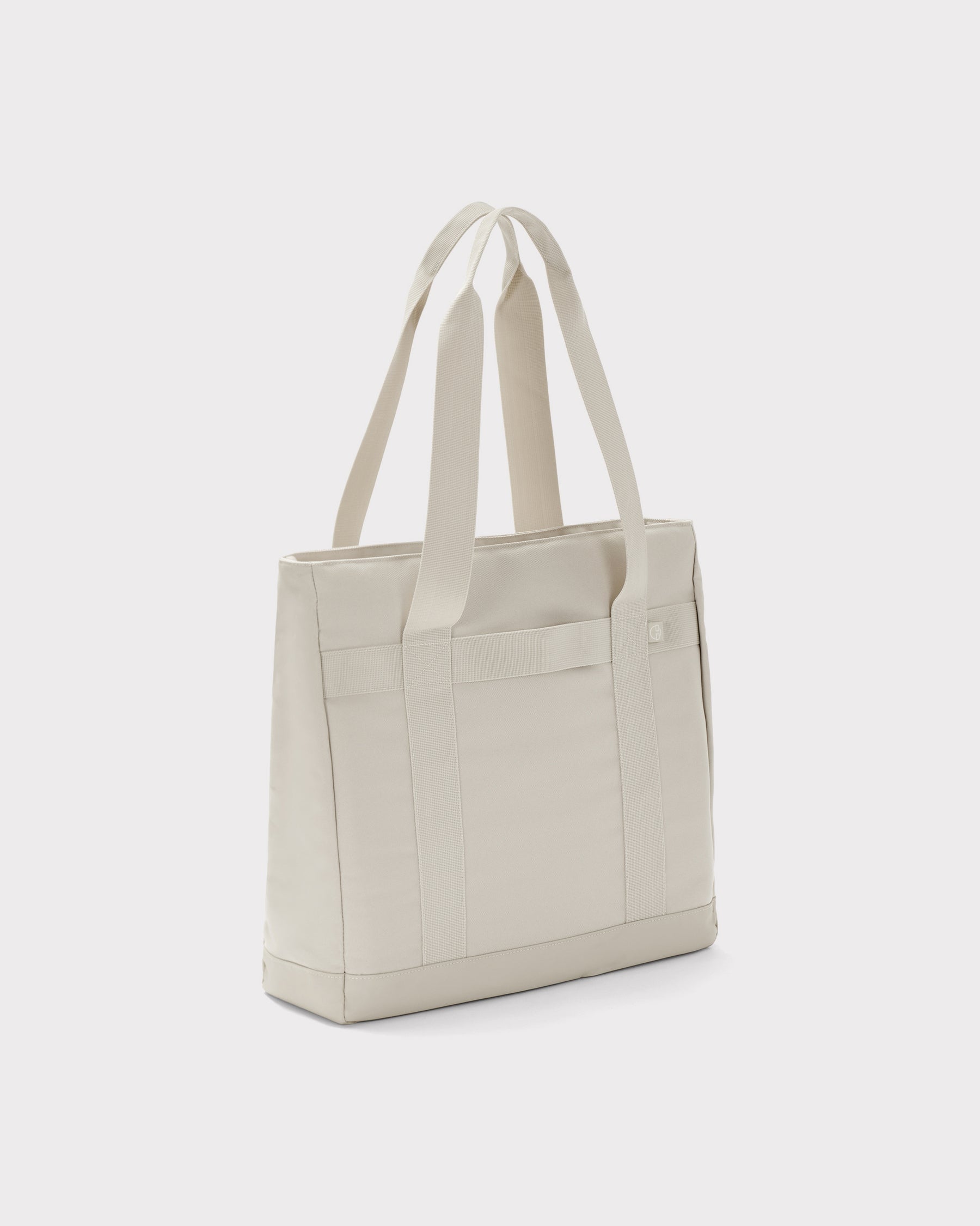 Johnny Urban Shopper Kim in sandfarbenem, rechteckigem Design mit langen Tragegriffen aus Canvas