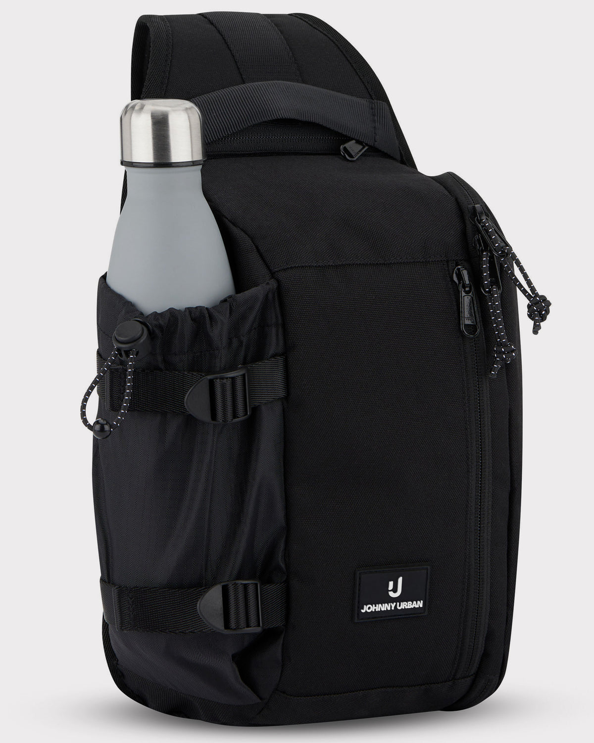 Schwarze Johnny Urban Sling Bag 'Charlie' mit seitlicher Tasche und grauer Trinkflasche