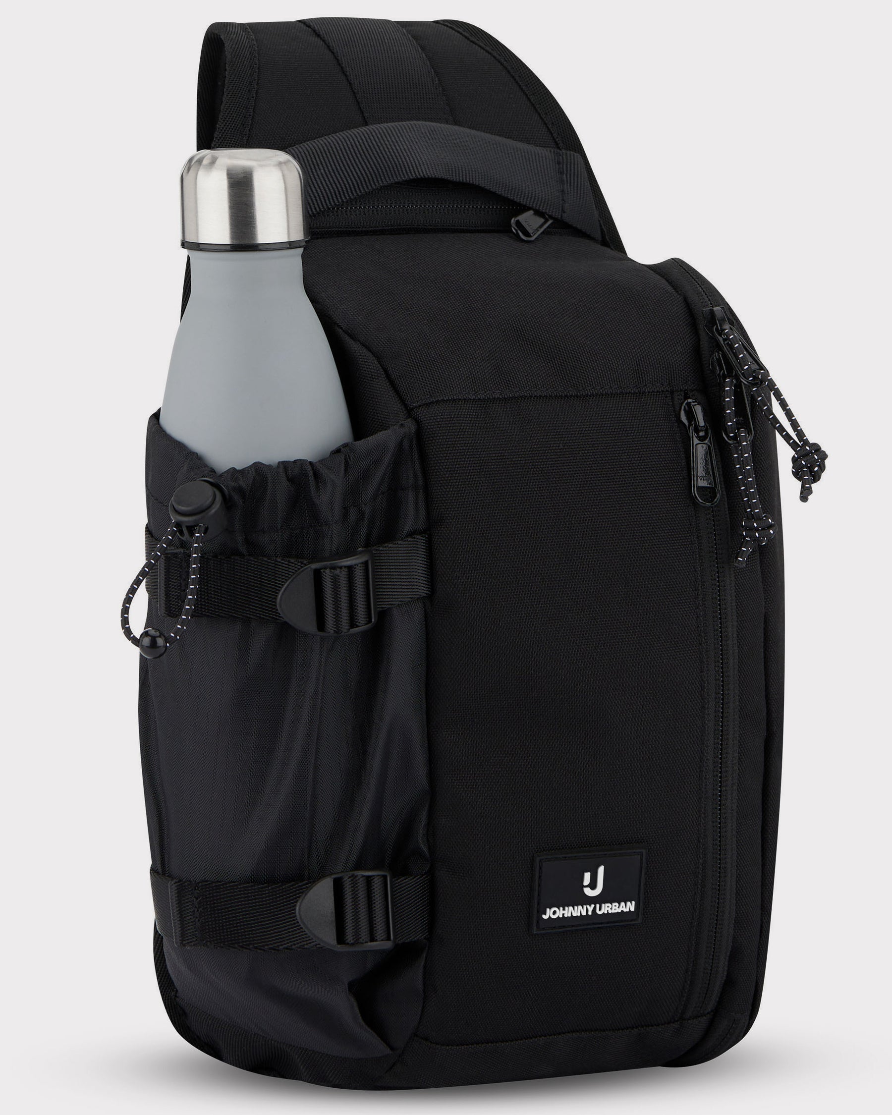 Schwarze Johnny Urban Sling Bag 'Charlie' mit seitlicher Tasche und grauer Trinkflasche