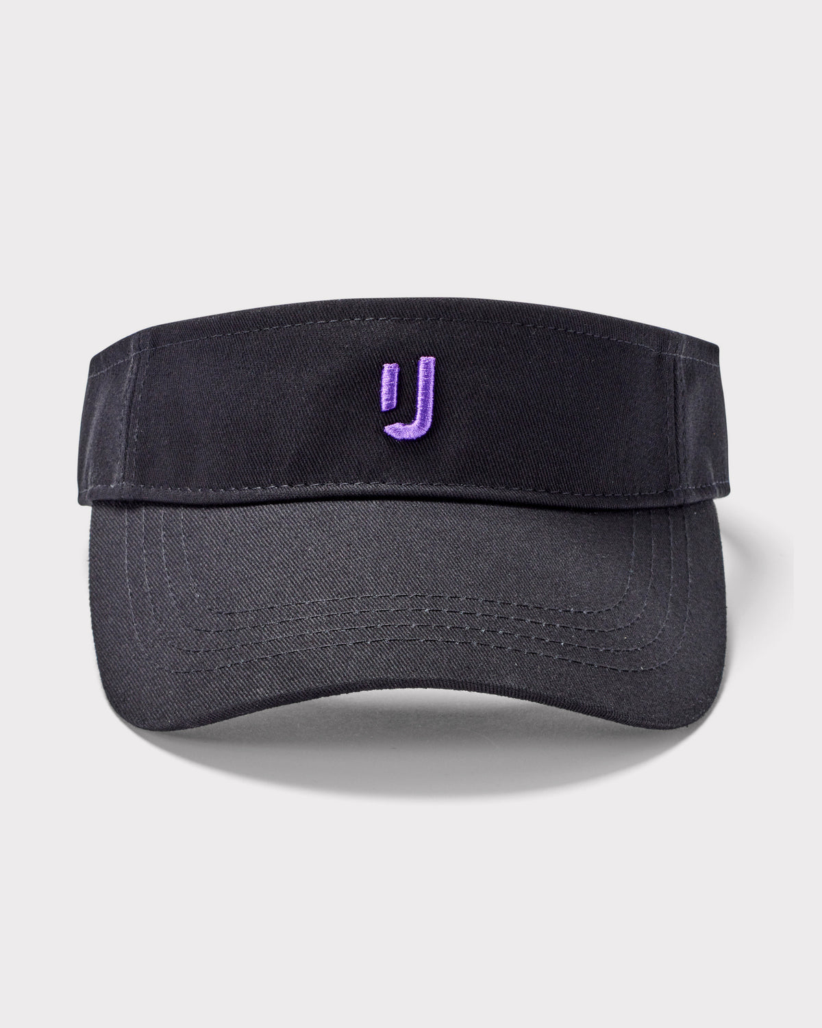 Schwarzes Sun Visor 'Terry' mit lila gesticktem 'J' auf der Vorderseite