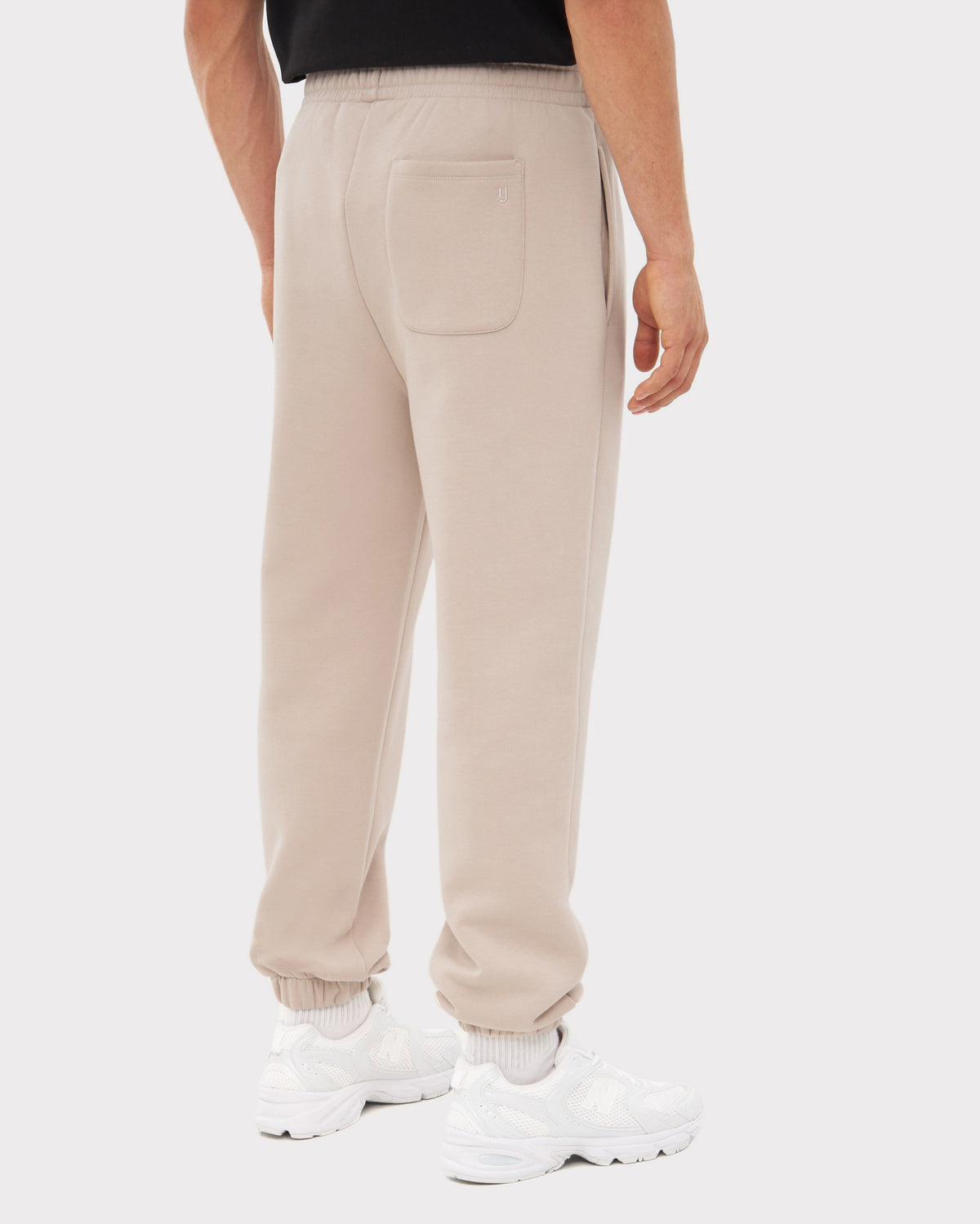 Beige Jogginghose 'Owen' für Herren mit elastischem Bund und Bündchen, Rückentasche