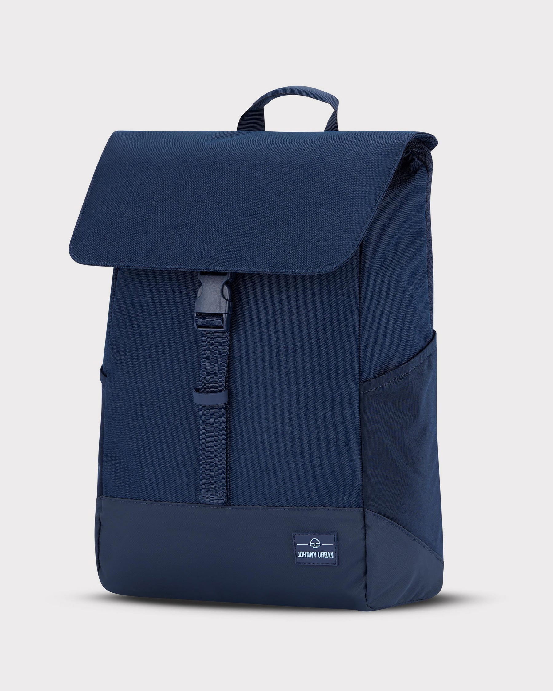 Blauer Tagesrucksack 'Mika' von Johnny Urban mit Klappe und Schnallenverschluss
