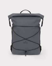 Rolltop Rucksack 'Myles' von Johnny Urban in dunkelgrau mit verstellbaren Gurten und elastischem Frontgummi