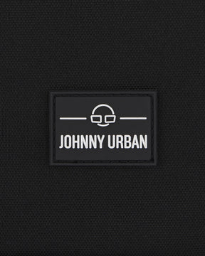 Johnny Urban Logo auf schwarzem nachhaltigem Tech Organizer Ted