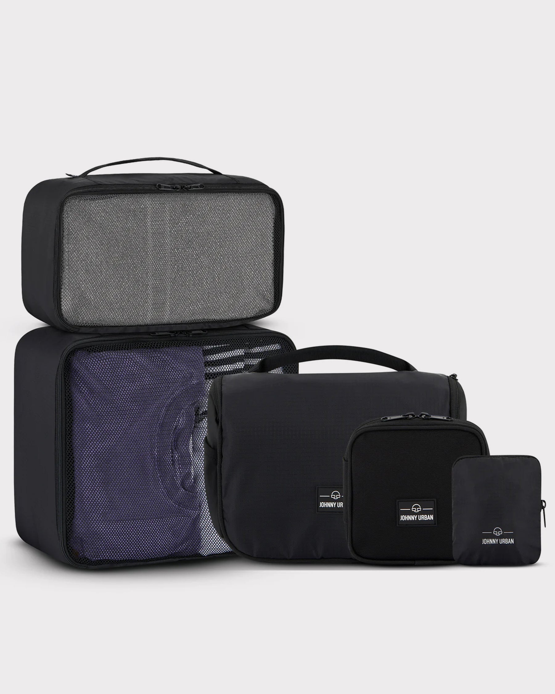 Johnny Urban Reise-Accessoire-Bündel mit zwei schwarzen Verpackungstaschen mit Netzfront und drei schwarzen Tragetaschen in verschiedenen Größen