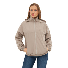 Beige Übergangsjacke 'Lennon' mit Kapuze und Frontreißverschluss getragen von Frau
