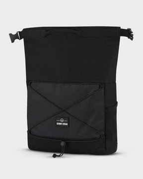 Schwarze Umhängetasche 'Dylan' von Johnny Urban mit Rolltop-Verschluss und elastischem Frontband