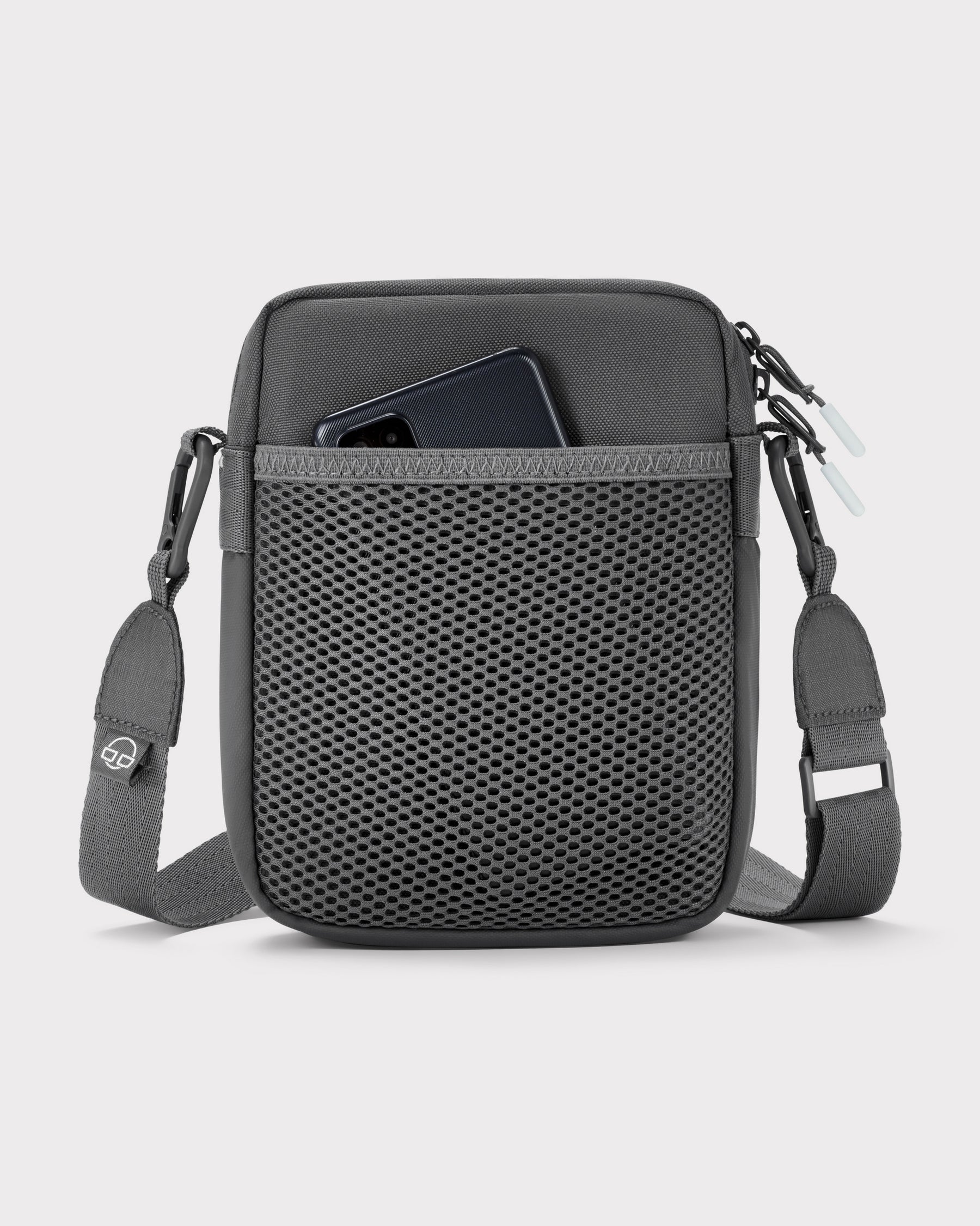 Graue Umhängetasche 'Jayden' mit Mesh-Vortasche und Smartphone