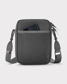 Graue Umhängetasche 'Jayden' mit Mesh-Vortasche und Smartphone