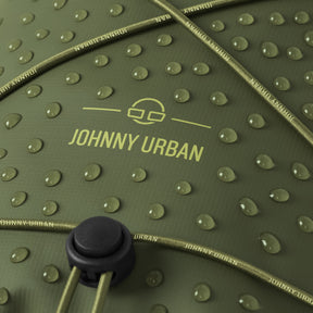 Olivegrüner wasserdichter Dry Bag 'Theo' von Johnny Urban mit Wasserperlen und verstellbarem Kordelverschluss