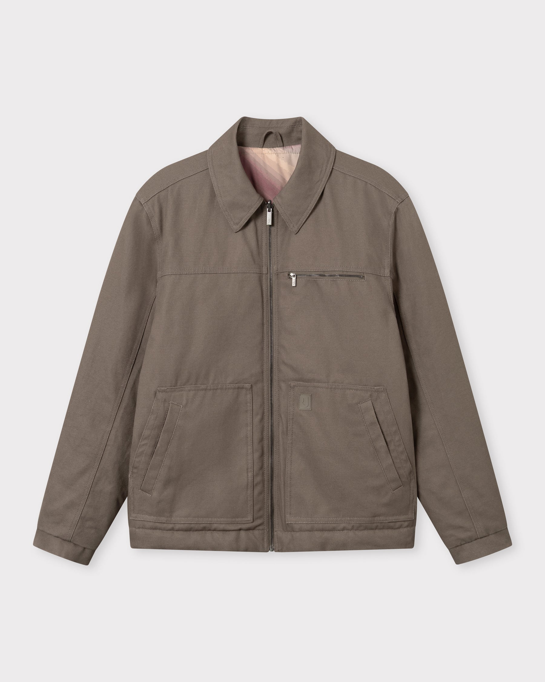 Unsere Wendejacke Ethan - von olivem Utility Stil auf bunten Farbverlauf in wenigen Sekunden. 