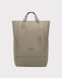 Beige Wickeltasche 'Blair' von Johnny Urban mit kurzem Griff, Fronttasche und seitlichen Innentaschen