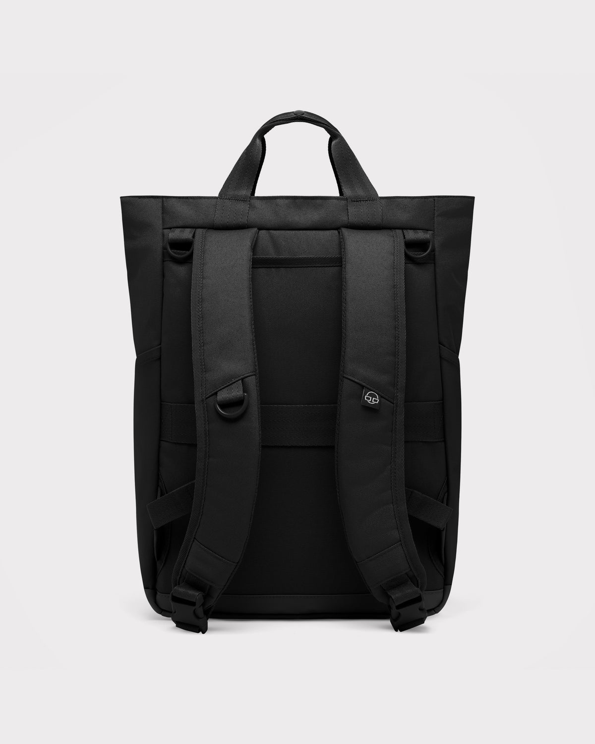 Schwarze Wickeltasche 'Blair' von Johnny Urban mit gepolsterten, verstellbaren Schultergurten