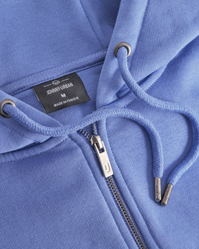 Nahaufnahme des blauen Johnny Urban Oversized Zip Hoodie 'Caleb' mit Metallreißverschluss und Kordelzug