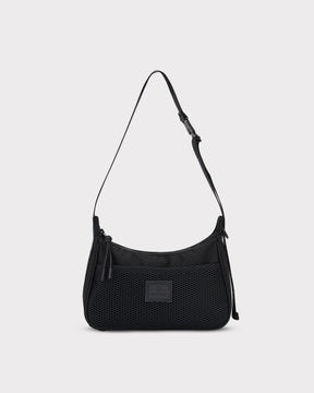 Schwarze Handtasche 'Maddy' von Johnny Urban mit rechteckigem Design und verstellbarem Schultergurt