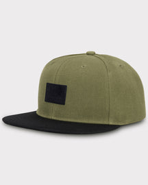 Baseball-Cap 'Dean' von Johnny Urban in Olivgrün mit schwarzem Schirm und schwarzem Marken-Label