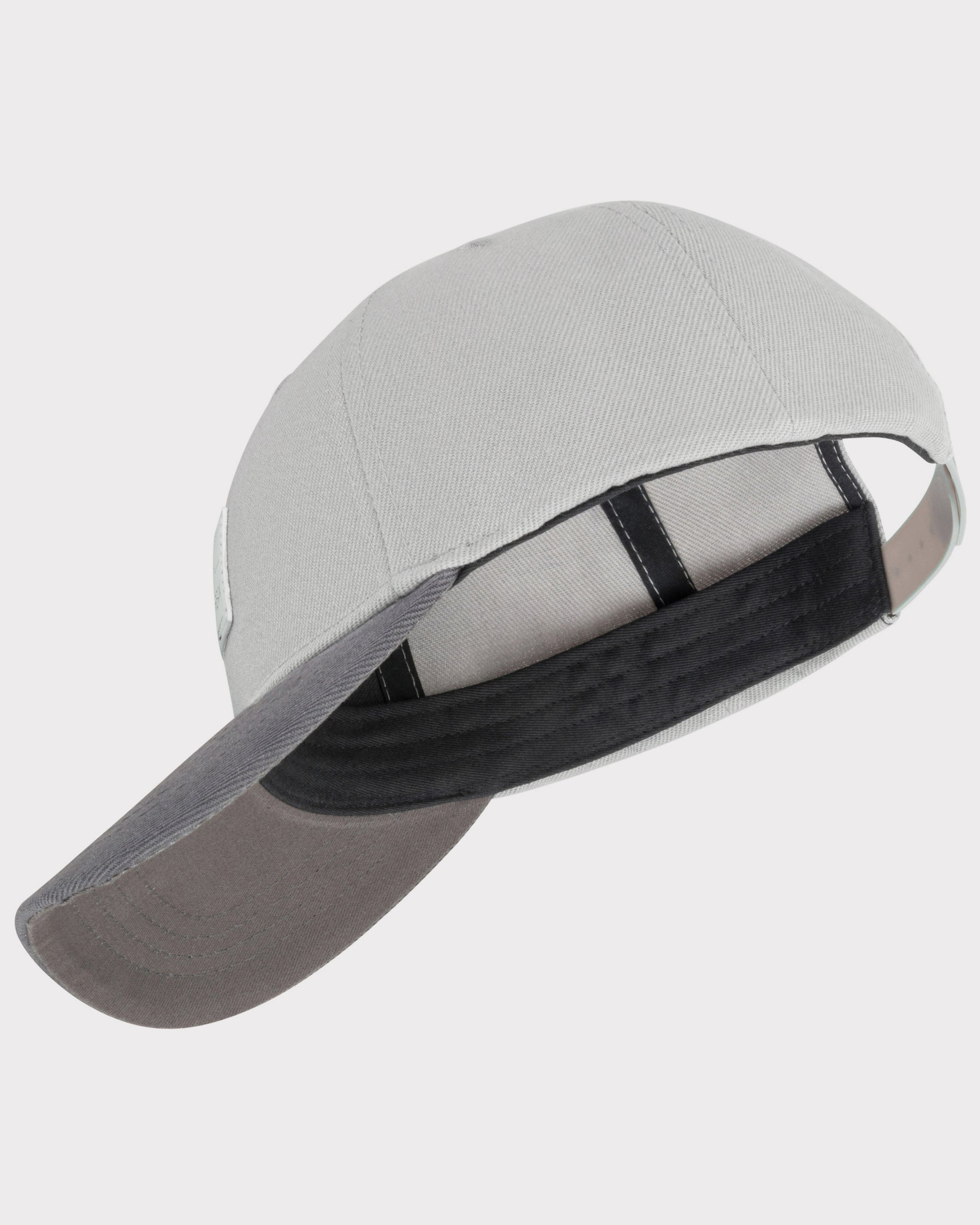 Baseball-Cap 'Dean' mit gebogenem Schirm in grau und verstellbarem Verschluss hinten