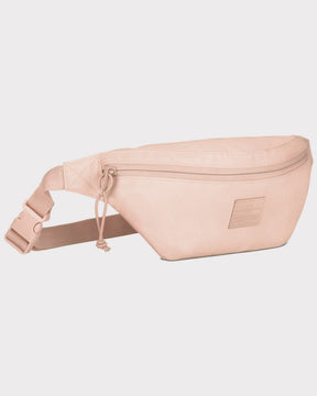 Nachhaltige Bauchtasche 'Erik Small' von Johnny Urban in rosa mit Reißverschluss und verstellbarem Gurt