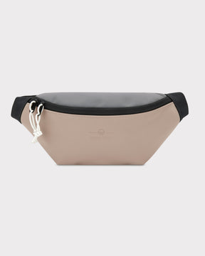 Beige-graue Bauchtasche 'Riley' von Johnny Urban mit schwarzem Reißverschluss und weißen Zuglaschen