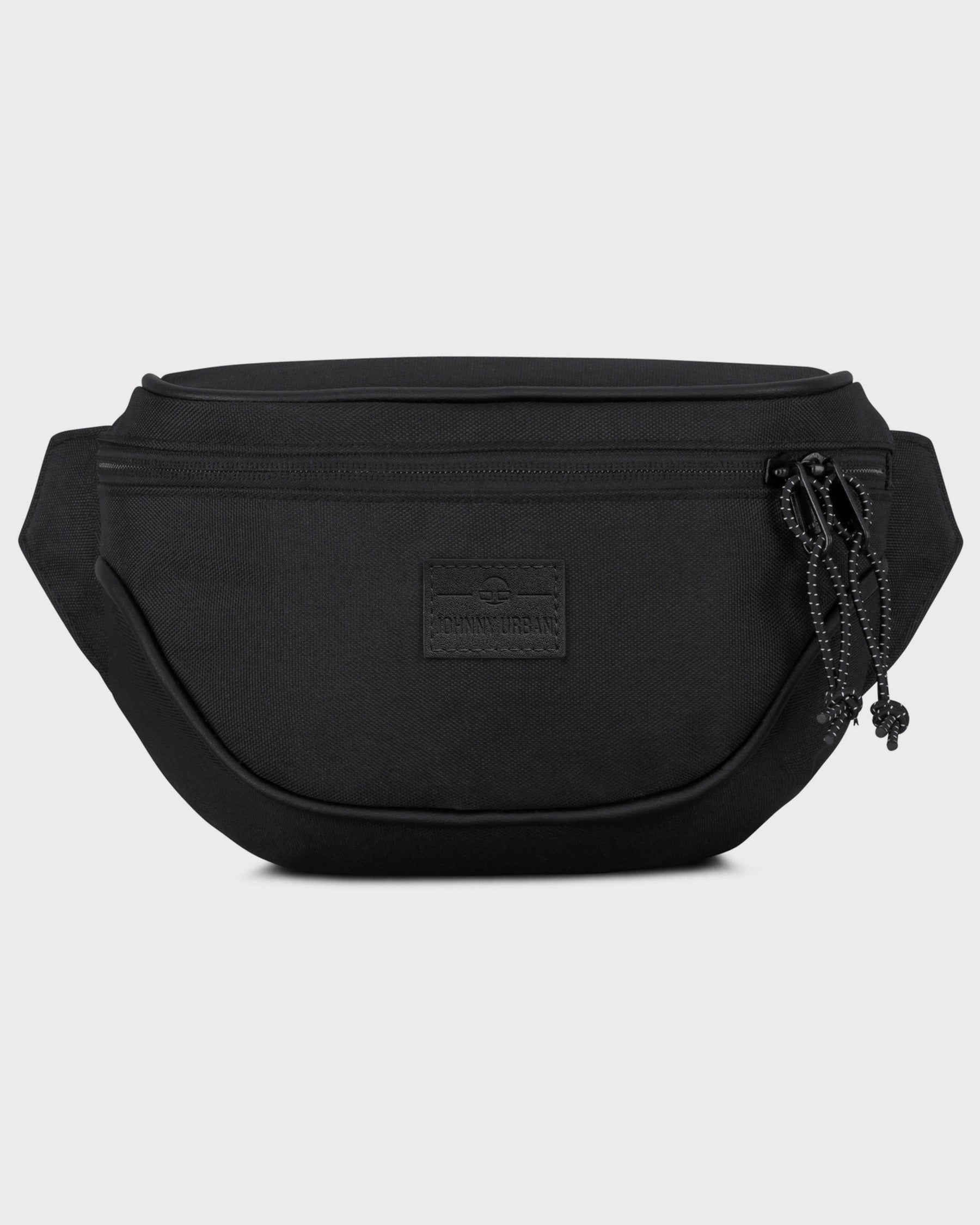 Schwarze Bauchtasche 'Ben' von Johnny Urban mit Reißverschluss und Logo vorne