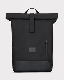 Schwarzer Rolltop Rucksack 'Adam Large' von Johnny Urban aus Canvas mit Lederboden und Frontreißverschluss