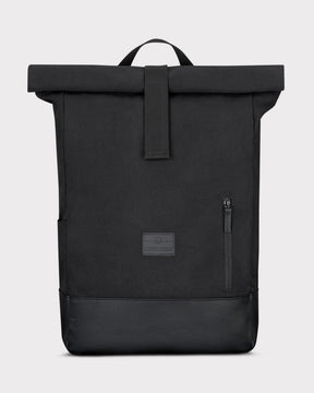 Schwarzer Rolltop Rucksack 'Adam Large' von Johnny Urban aus Canvas mit Lederboden und Frontreißverschluss