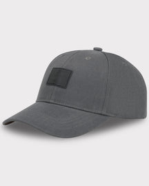 Dunkelgraue Herren-Cap 'Dean' mit gebogenem Schirm und rechteckigem Logo-Patch vorne