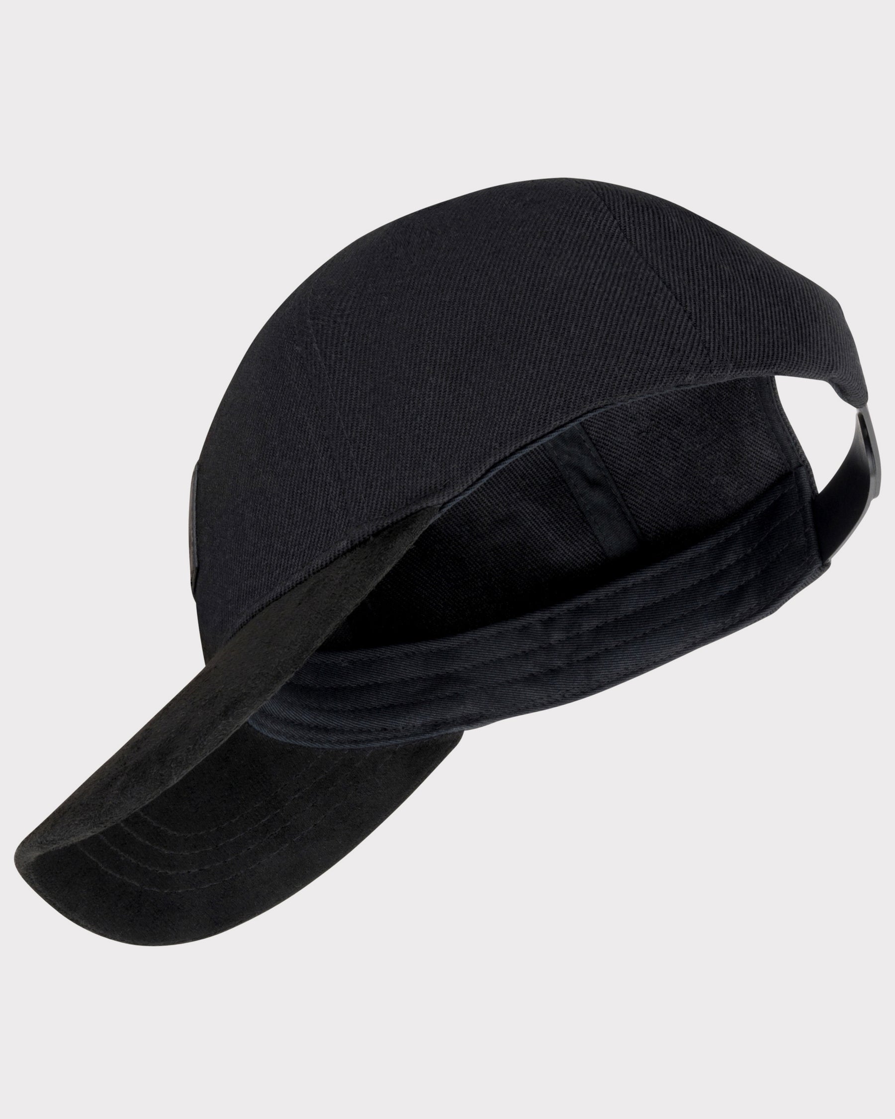 Schwarze, unisex Cap 'Dean' mit gebogenem Schirm und verstellbarem Riemen hinten