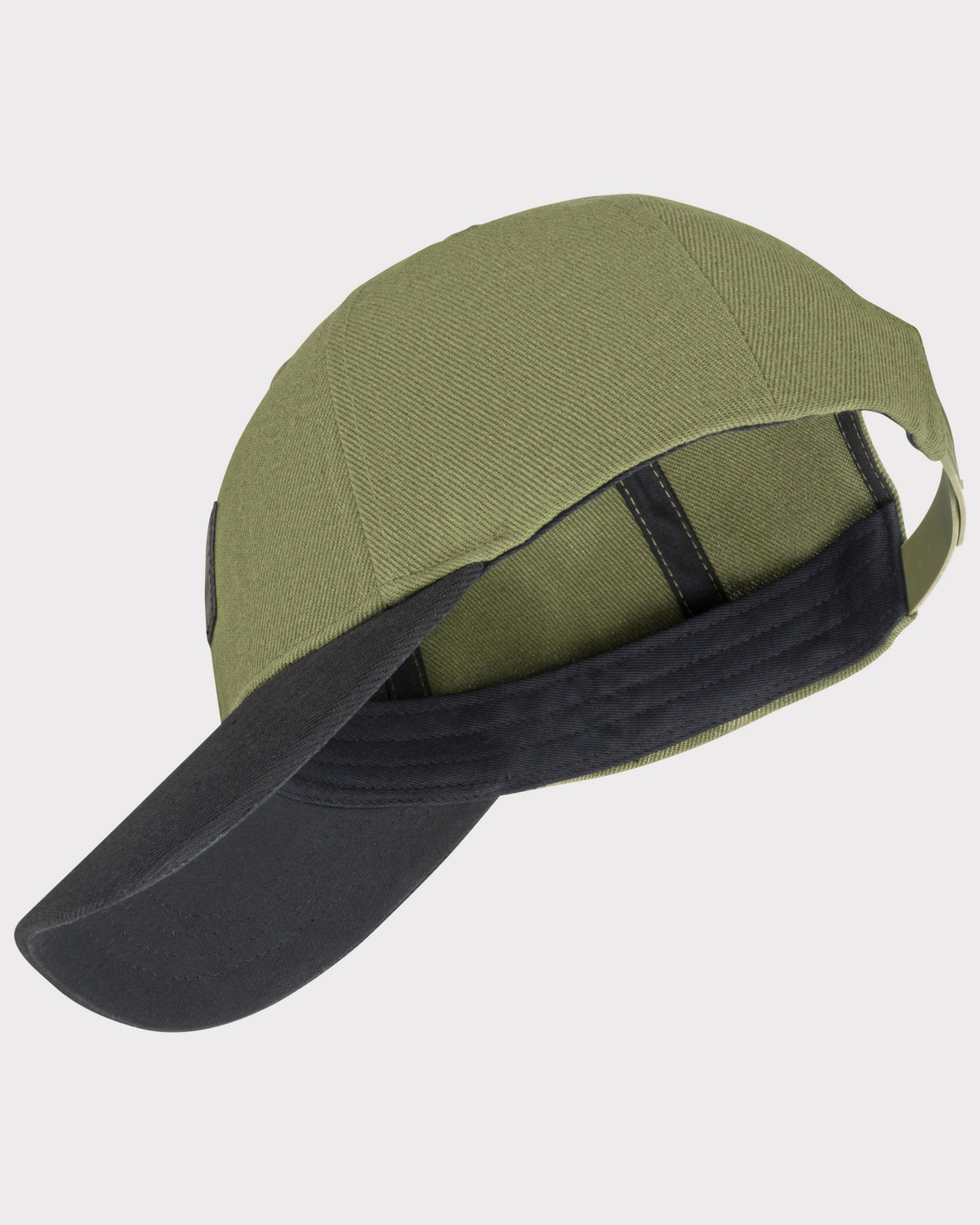 Curved Cap 'Dean' in grün mit schwarzem Schirm und verstellbarem Riemen