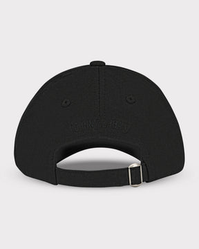 Schwarze Johnny Urban Kappe 'Jen' Rückansicht mit verstellbarem Riemen und Metallverschluss