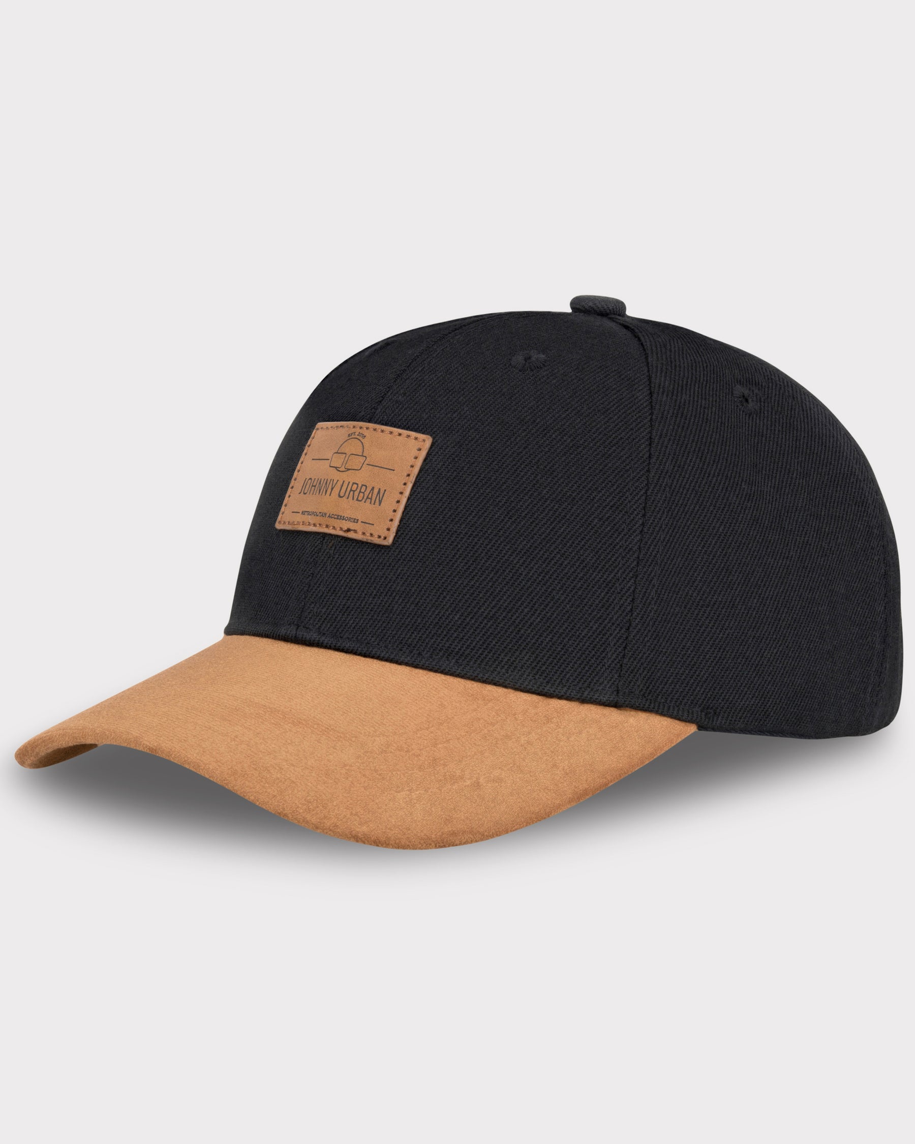 Schwarze Cap 'Dean' mit braunem, gebogenem Schirm und Lederlabel mit 'Johnny Urban' Schriftzug