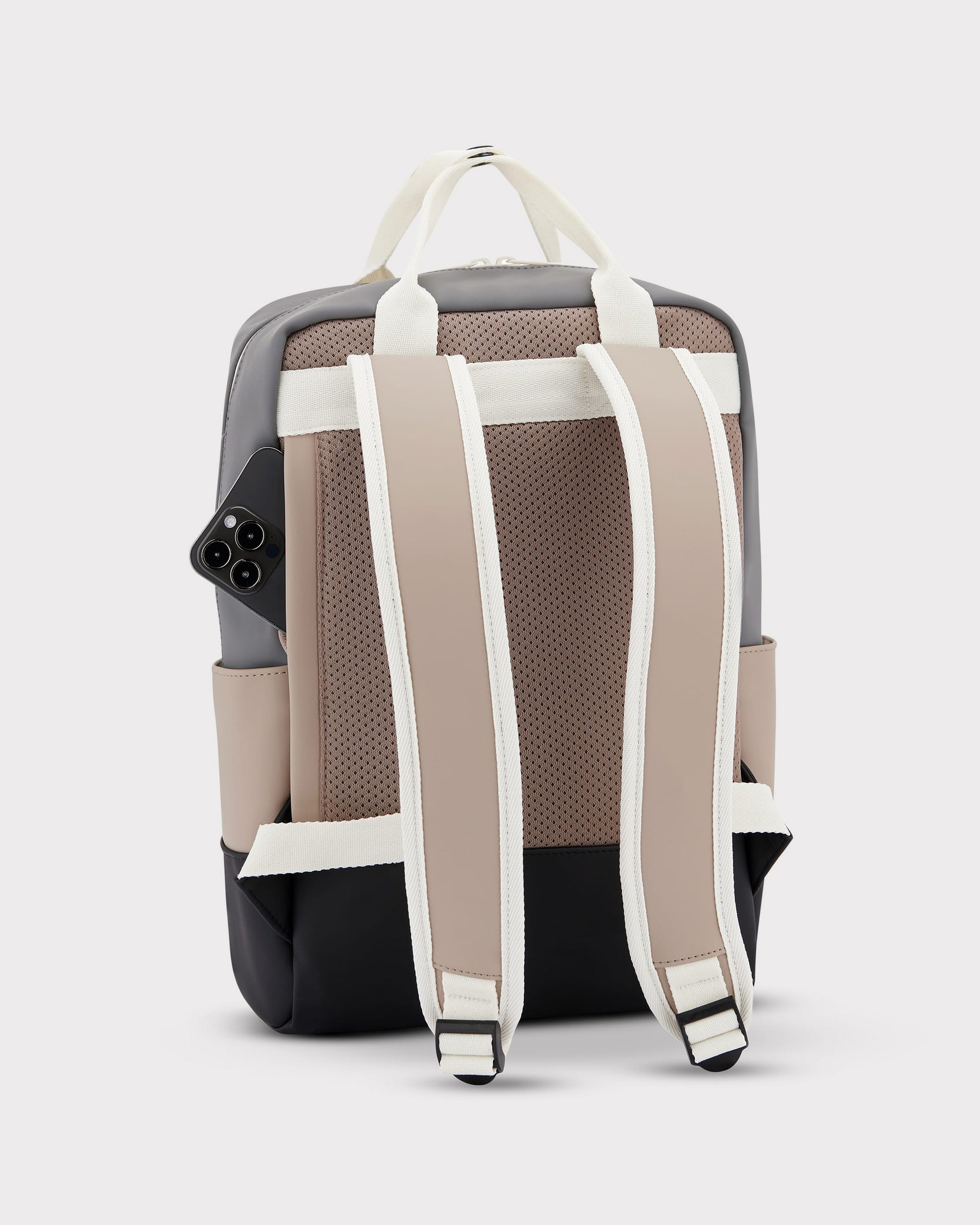Rucksack 'Hailey' von Johnny Urban, beige-grau-schwarz, gepolsterte Rückenpartie, verstellbare Träger, Smartphone in Seitentasche