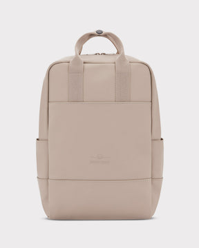 Beiger Damenrucksack 'Hailey' von Johnny Urban mit Tragegriff und seitlichen Taschen