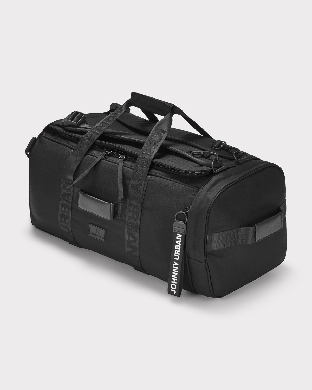 Schwarze Duffle-Tasche 'Colin' von Johnny Urban mit zwei Tragegriffen und verstellbarem Schulterriemen
