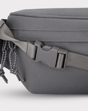 Grau gewebte Bauchtasche 'Tom' mit grauem verstellbarem Gurt und schwarzen Zipper-Anhängern