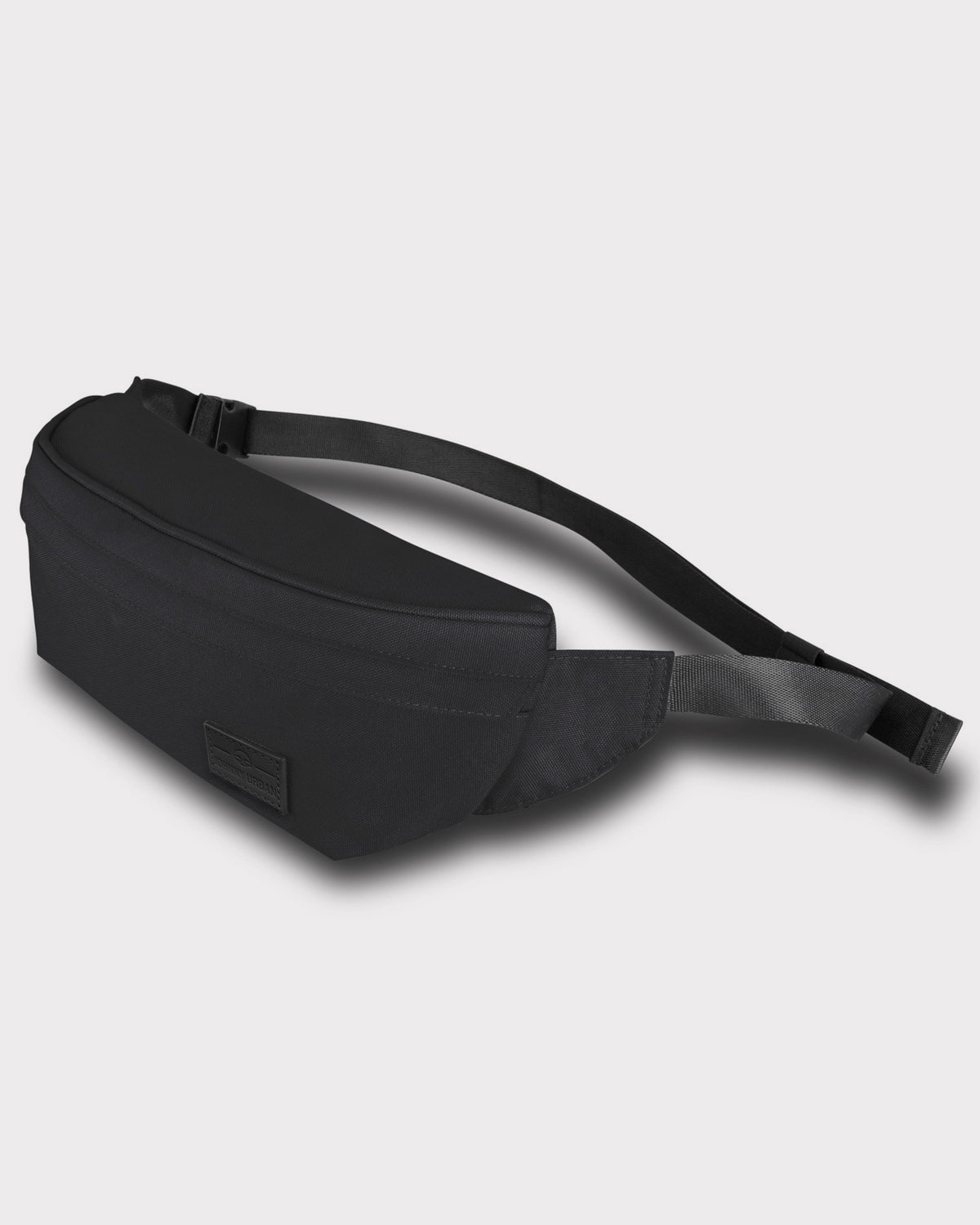 Bauchtasche Tom von Johnny Urban, schwarz, rechteckig, mit verstellbarem Gurt