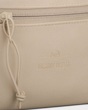 Bauchtasche 'Toni' aus beigem Kunstleder mit geprägtem 'Johnny Urban' Logo und Reißverschluss mit Lederschlaufe