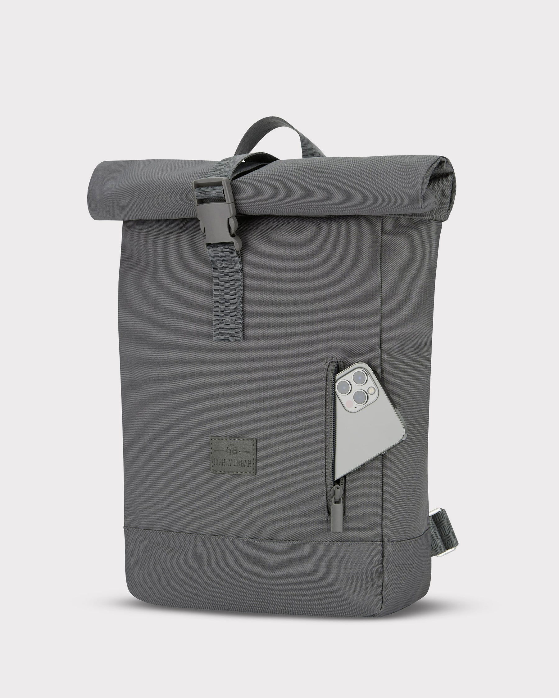 Rolltop Rucksack 'Robin Small' von Johnny Urban in Grau mit seitlicher Reißverschlusstasche und Smartphone