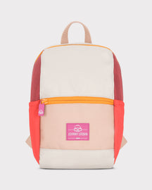 Kinderrucksack ‚Leo‘ von Johnny Urban in Rosa mit roten Seitentaschen und orangem Reißverschluss
