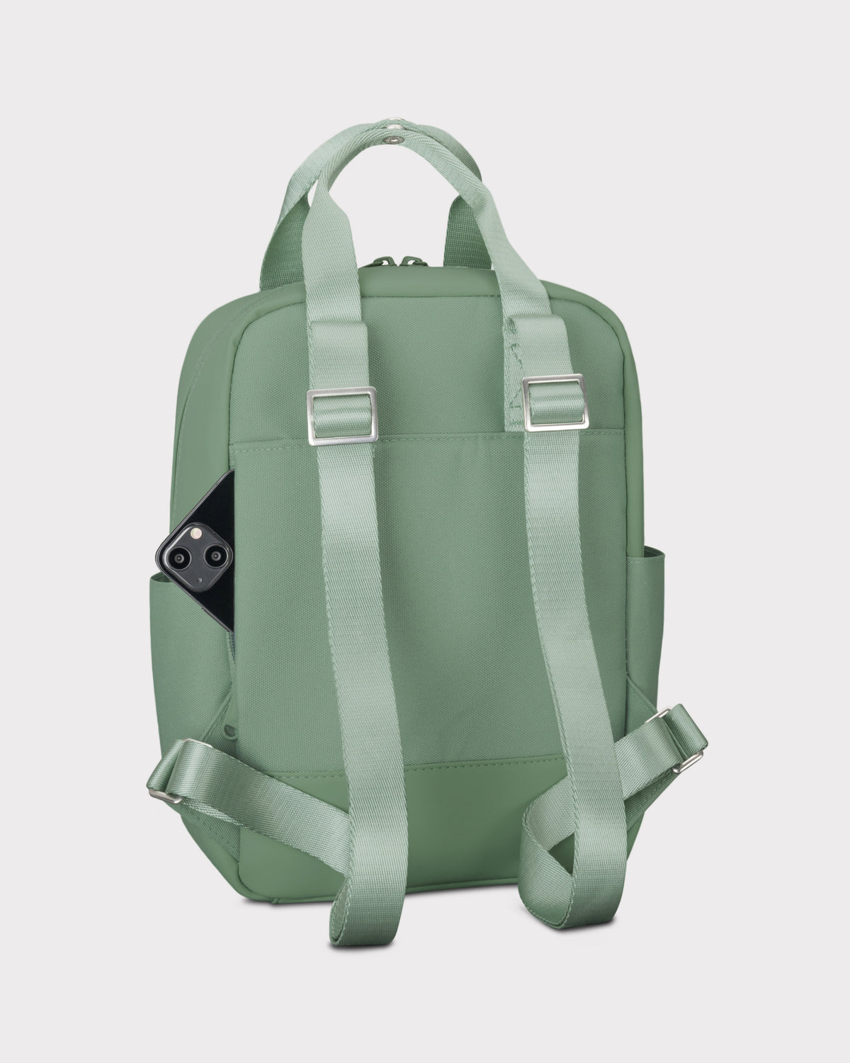 Rucksack 'Jona Small' von Johnny Urban, klein, grün, mit verstellbaren Schulterriemen und seitlicher Tasche mit Smartphone