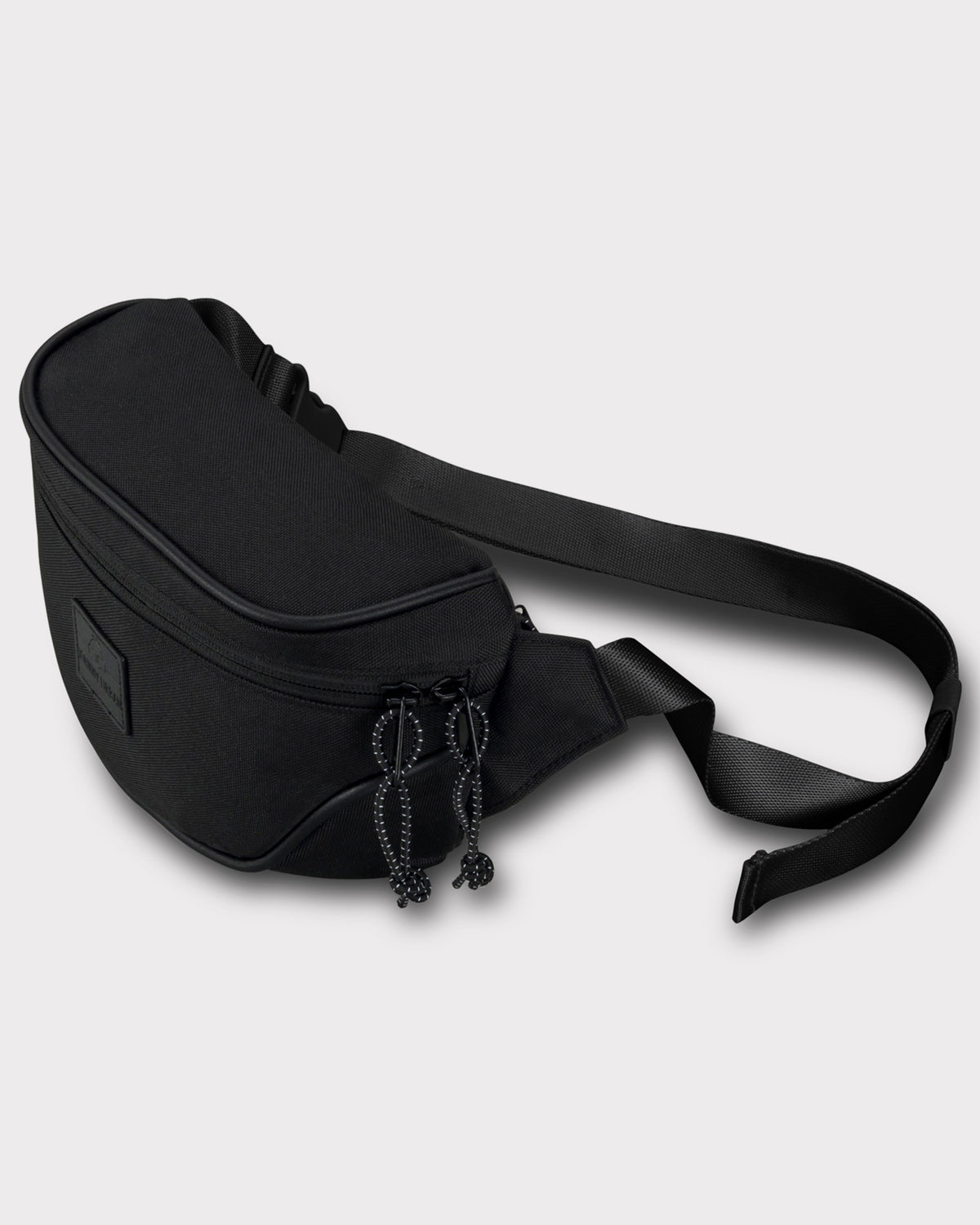 Schwarze nachhaltige Bauchtasche 'Ben' mit Reißverschluss und verstellbarem Gurt