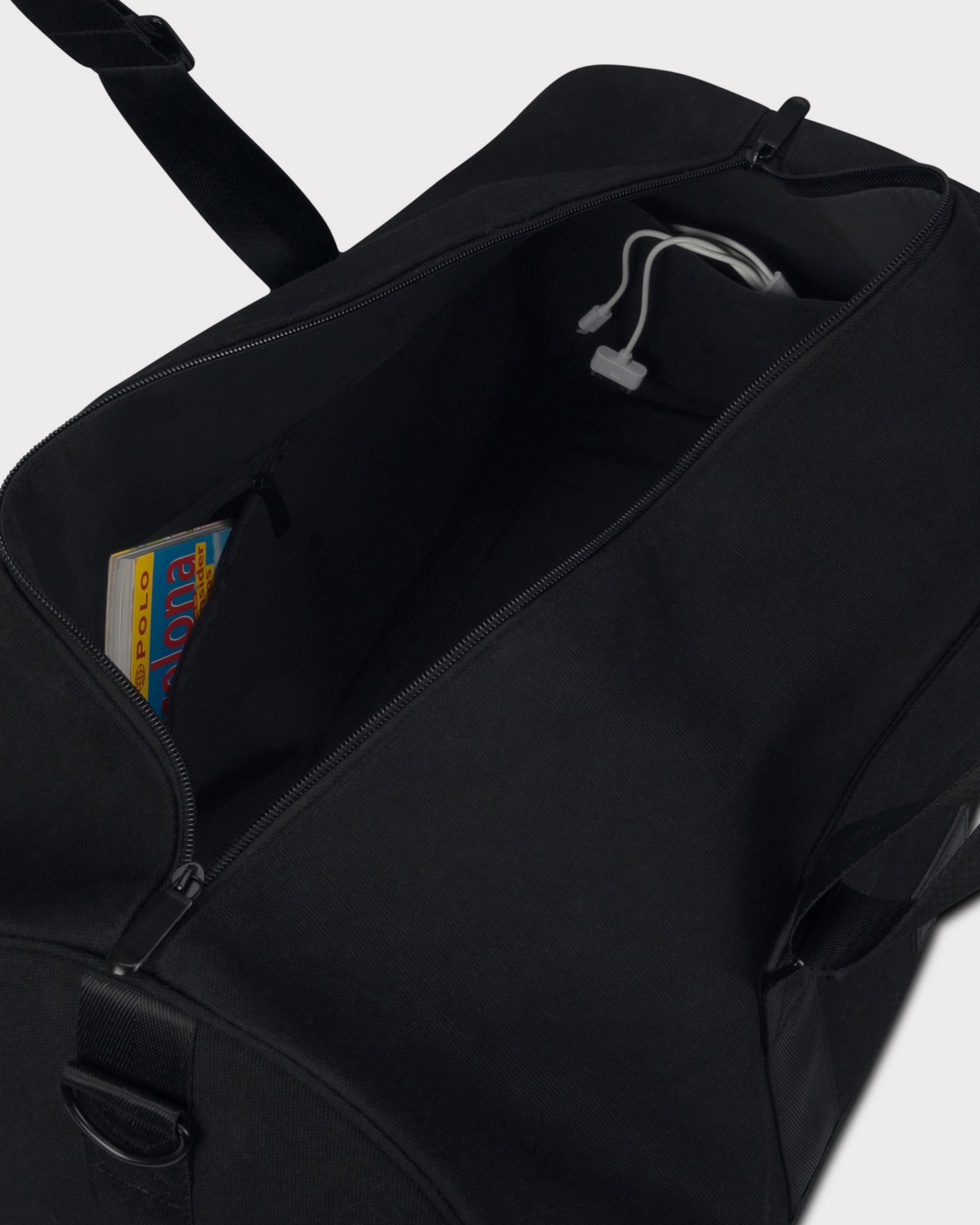 Schwarze Weekender Reisetasche 'Paul' mit aufrechtem Hauptfach, Innenfach und schwarzem Kordelzug