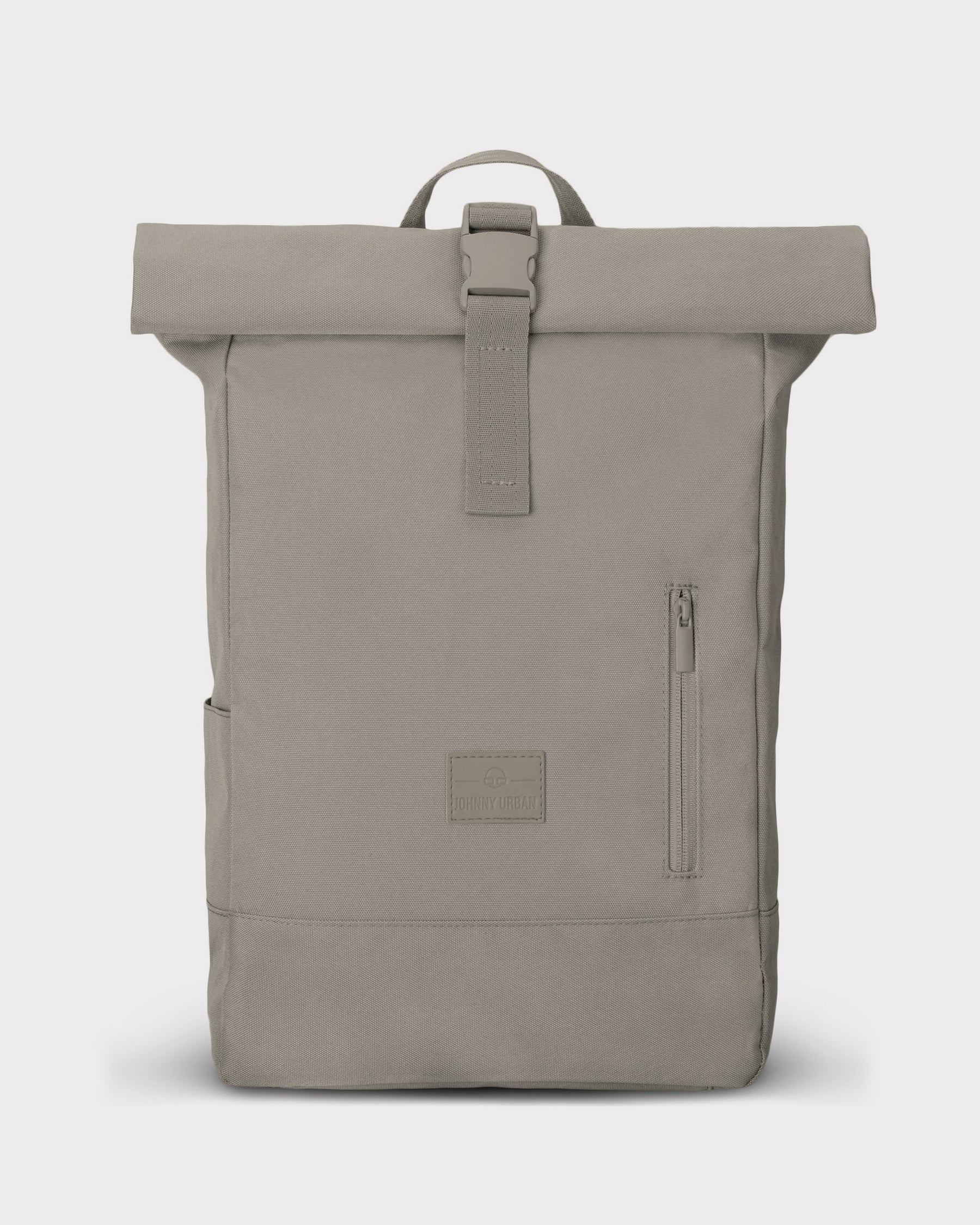 Beiger Rolltop-Rucksack 'Robin Large' von Johnny Urban mit einer vorderen Reißverschlusstasche