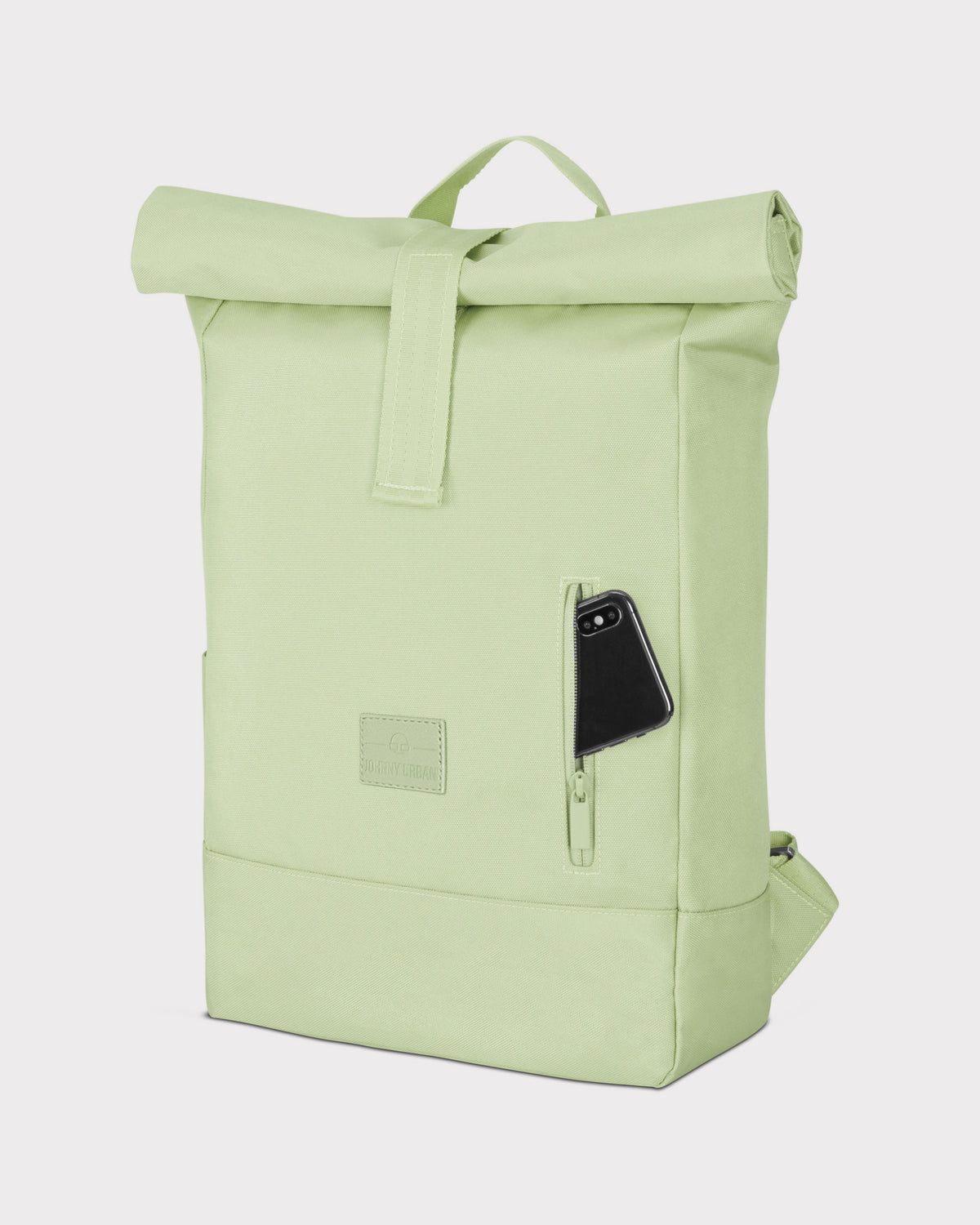 Johnny Urban Rolltop Rucksack ‚Robin Medium‘ in hellem Limettengrün mit seitlicher Reißverschlusstasche und Smartphone