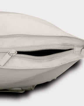 Rolltop Rucksack Robin Large in sandbeige mit Reißverschlussdetail